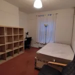 Rent 4 bedroom house in Swansea