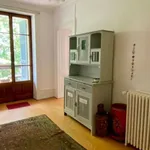 Appartement de 150 m² avec 4 chambre(s) en location à Gex