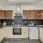 Rent 6 bedroom flat in Leeds