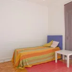 Rent 4 bedroom apartment in Lisbon