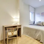 Rent a room of 76 m² in Barcelona