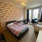 Rent 3 bedroom apartment in Edinburgh