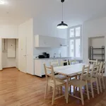 Rent 8 bedroom apartment in Berlin