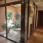 Rent 4 bedroom house of 330 m² in Marbella