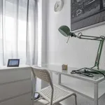 Rent 4 bedroom apartment in Valencia