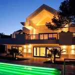 Rent 6 bedroom house of 795 m² in Marbella