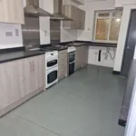 Rent 4 bedroom flat in Yorkshire And The Humber