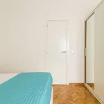 Rent a room of 160 m² in madrid