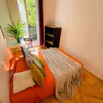 Rent a room of 220 m² in Madrid