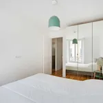 Rent 1 bedroom apartment of 450 m² in Paris