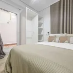 Rent a room of 110 m² in valencia