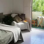 Rent a room of 85 m² in valencia