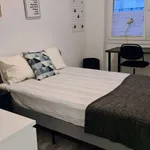 Rent a room of 90 m² in lisbon