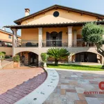 Rent 5 bedroom house of 20 m² in Rome