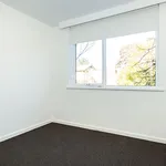 Rent 2 bedroom apartment in Elwood