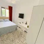 Rent a room of 70 m² in seville