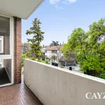 Rent 2 bedroom apartment in South Yarra