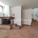 Rent 5 bedroom house of 140 m² in Arezzo