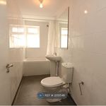 Rent 2 bedroom flat in West Midlands