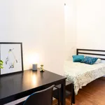 Rent a room of 65 m² in Milan