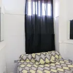 Rent 4 bedroom apartment in Madrid