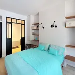 Rent 2 bedroom apartment of 600 m² in Lyon