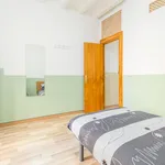 Rent 4 bedroom apartment in Barcelona