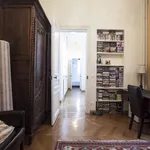 Rent 1 bedroom apartment of 140 m² in Paris