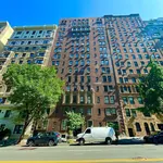 Rent 2 bedroom apartment of 1209 m² in Manhattan