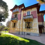 Rent 5 bedroom house of 250 m² in Maccagno con Pino e Veddasca