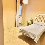 Rent a room of 280 m² in granada