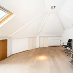 Huur 1 slaapkamer appartement van 136 m² in Ixelles