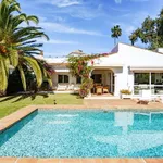 Rent 3 bedroom house of 1300 m² in Marbella