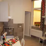 Rent 3 bedroom apartment in Bologna