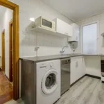 Rent a room of 100 m² in madrid