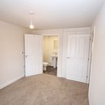 Rent 3 bedroom flat in East Midlands