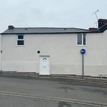 Rent 3 bedroom flat in East Midlands