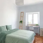 Rent a room in lisbon