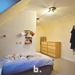 verzorgd 2-slaapkamer appartement met garage