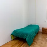 Rent a room of 220 m² in madrid