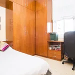 Rent 4 bedroom apartment in Barcelona