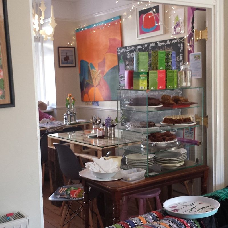 foodie, vegetarian host with cafe  (Has a Townhouse) Hurstpierpoint