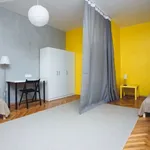 Rent 5 bedroom apartment of 132 m² in Poznan