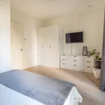 Rent 3 bedroom apartment of 92 m² in Zuidas