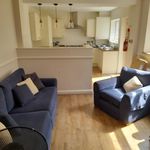 Rent 6 bedroom house in Swansea