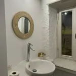 Rent 2 bedroom house of 147 m² in Πλάκα