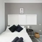 Rent a room of 120 m² in Madrid