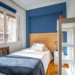 Rent a room of 106 m² in Madrid