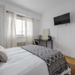 Rent a room of 180 m² in madrid