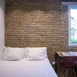 Rent a room of 100 m² in valencia